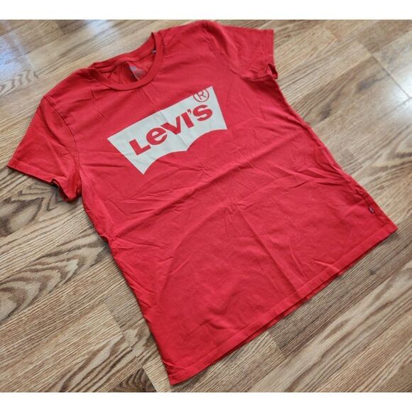 Levi's T-Shirt Top Women's Size Large Red Tee Pullover - Picture 2 of 4